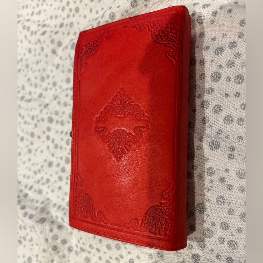 Vintage Red Embossed Women's leather wallet
